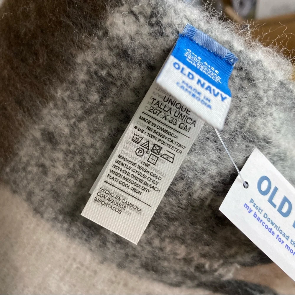 A007 NWT Old Navy Plaid Fringe Plush Scarf Brown Gray Cream Softbrushed